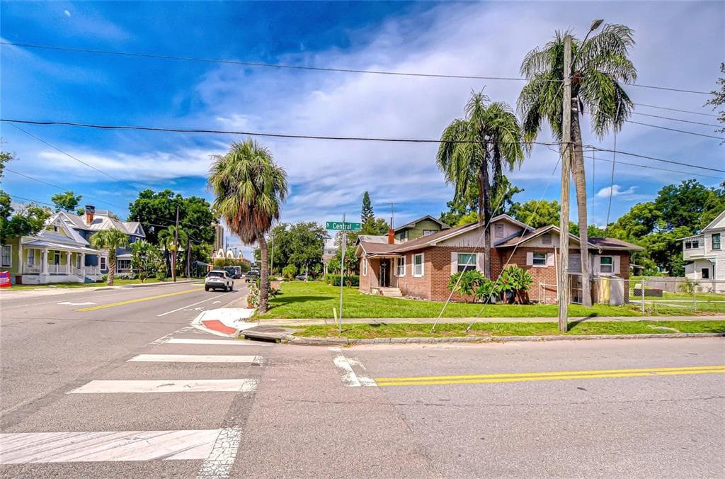 408 E PALM AVENUE TAMPA, FL 33602