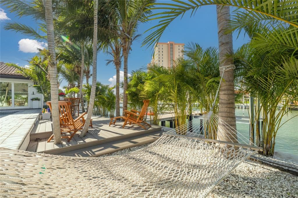 4959 58TH AVENUE S ST PETERSBURG, FL 33715