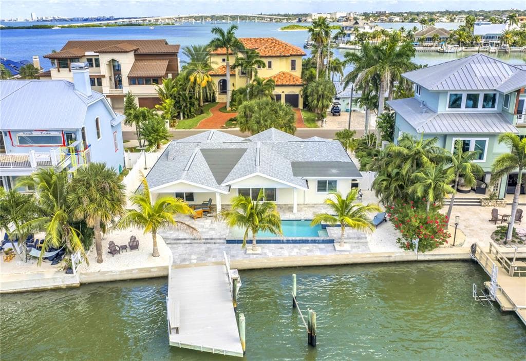 315 HARBOR DRIVE