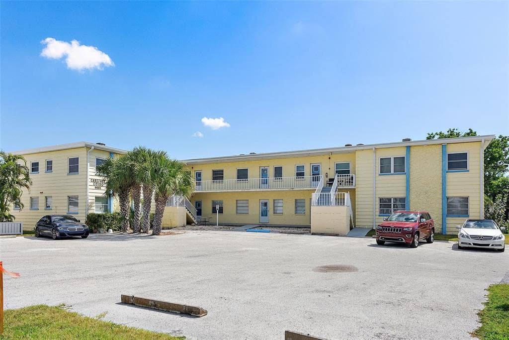 9895 1ST STREET E UNIT 9 TREASURE ISLAND, FL 33706