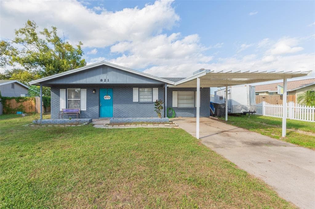 821 WALNUT DRIVE