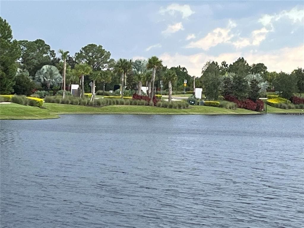 33427 LANDSMAN LOOP WESLEY CHAPEL, FL 33543