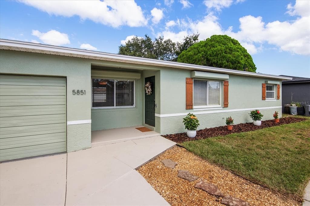 5851 44TH AVENUE N KENNETH CITY, FL 33709