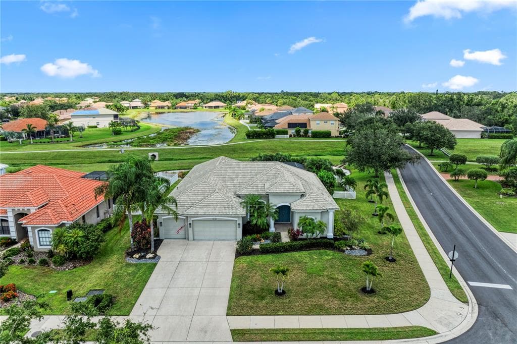 12827 PENGUIN DRIVE BRADENTON, FL 34212