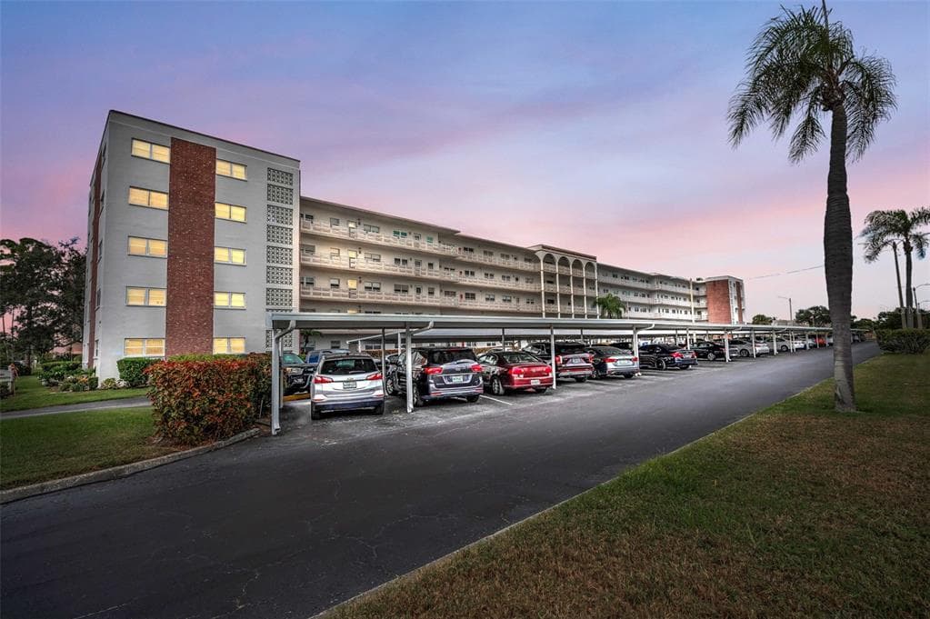 5501 80TH STREET N UNIT 405 ST PETERSBURG, FL 33709