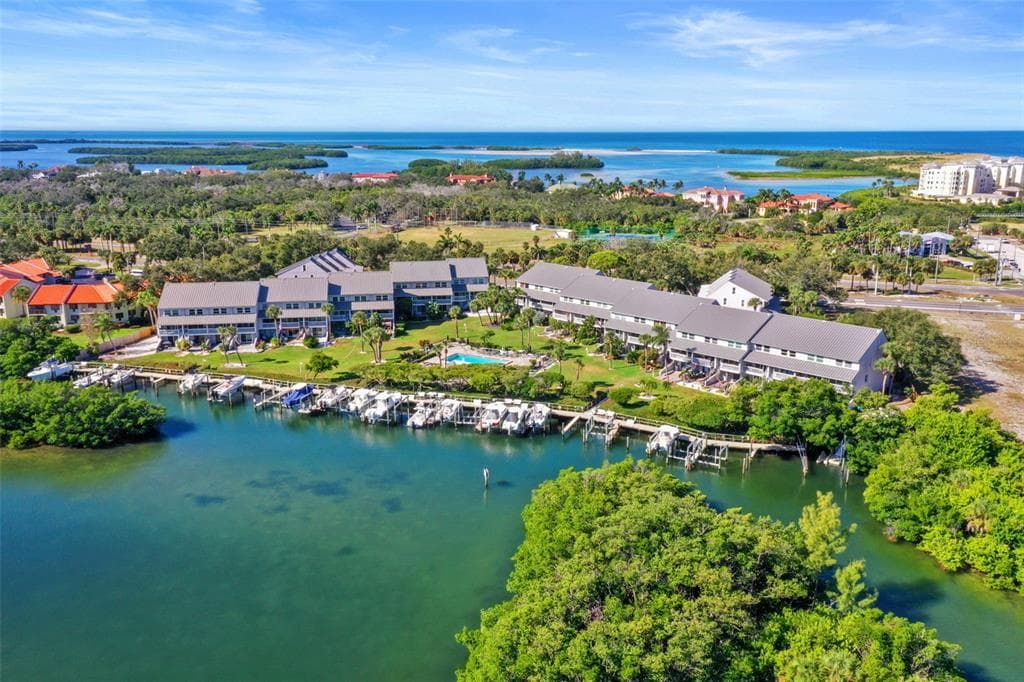 1355 PINELLAS BAYWAY S UNIT 19 TIERRA VERDE, FL 33715
