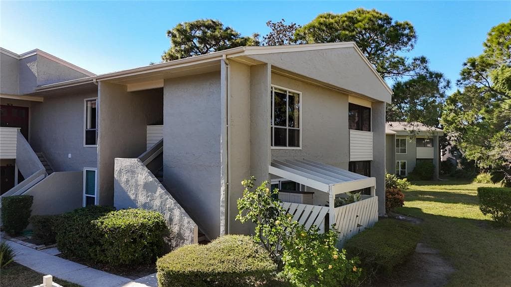 510 WINDRUSH BAY DRIVE TARPON SPRINGS, FL 34689
