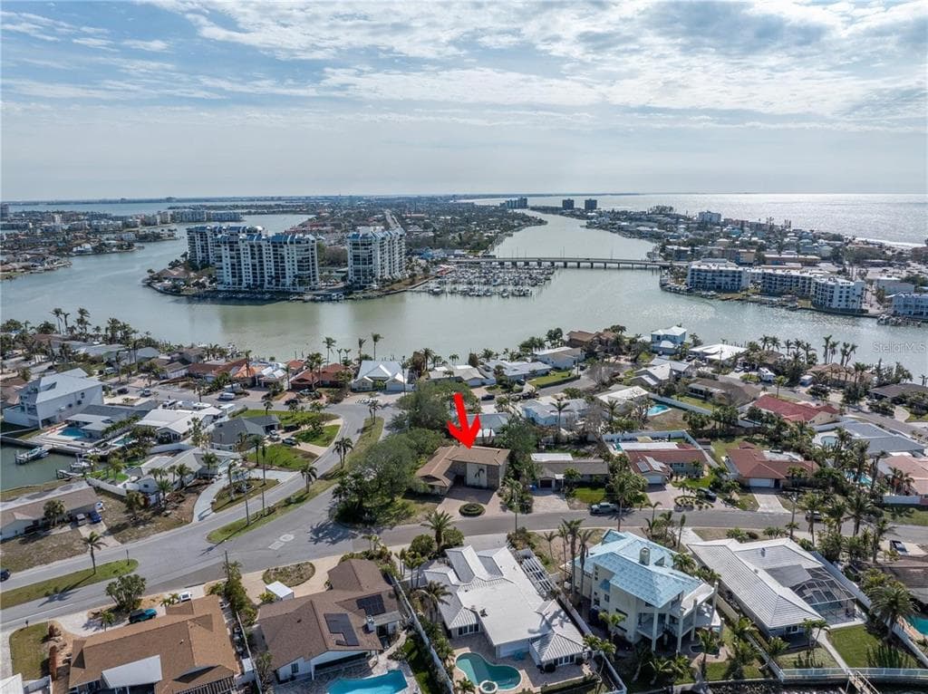 10073 S YACHT CLUB DRIVE TREASURE ISLAND, FL 33706