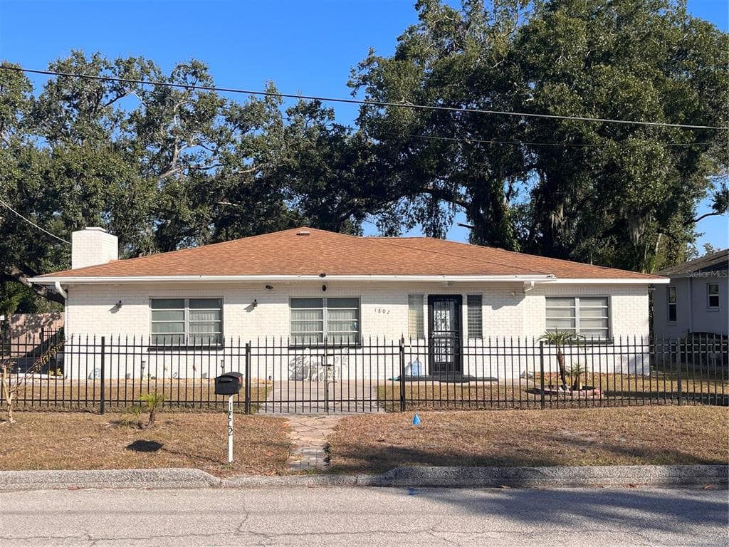 1802 E KNOLLWOOD STREET TAMPA, FL 33610