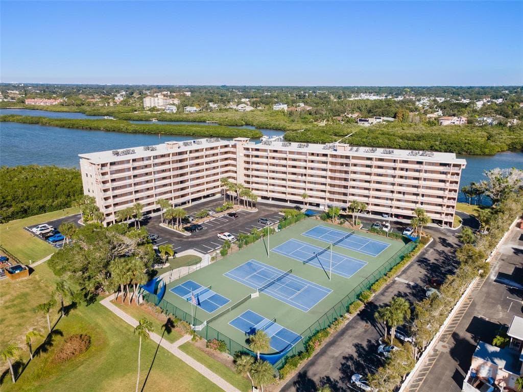19451 GULF BOULEVARD UNIT 211