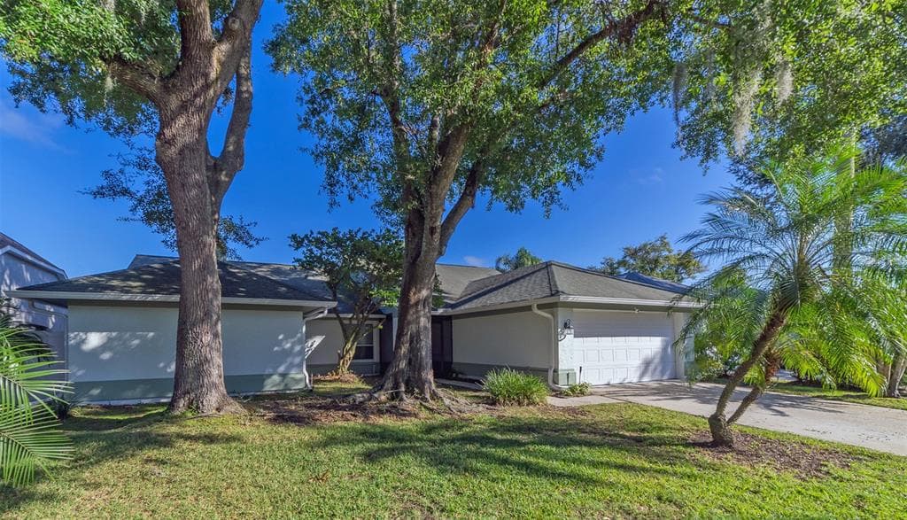 9430 PEBBLE GLEN AVENUE TAMPA, FL 33647
