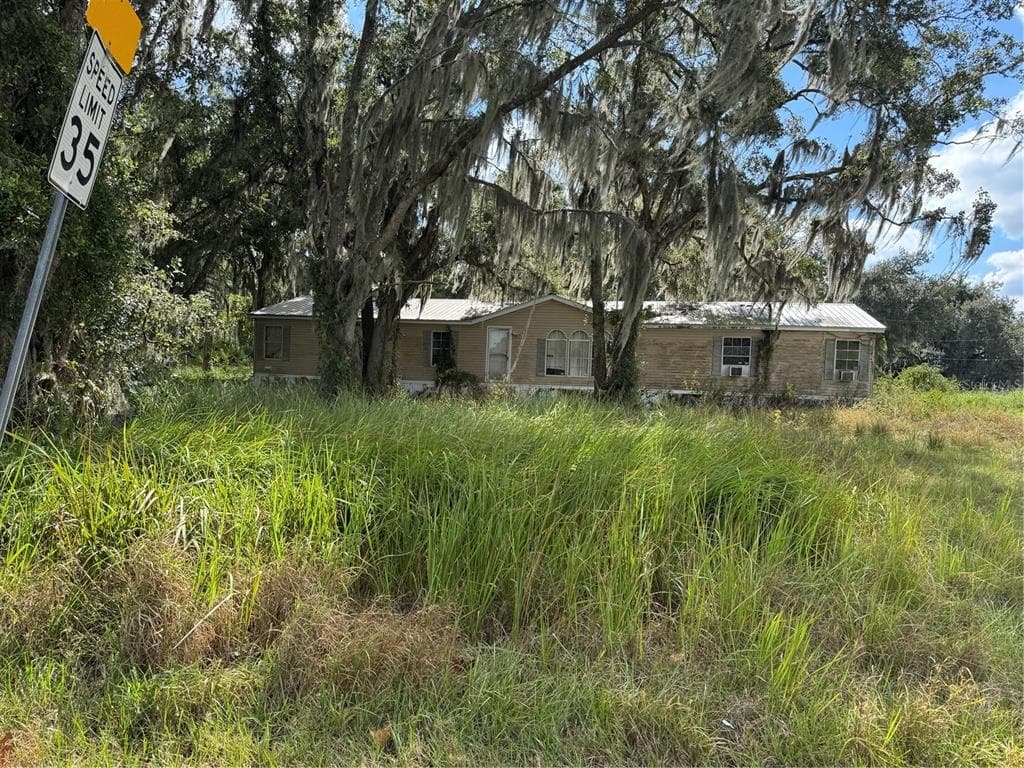 3721 PORTER ROAD LITHIA, FL 33547