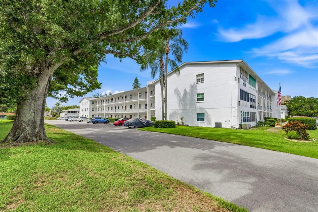 400 GLENNES LANE UNIT 206