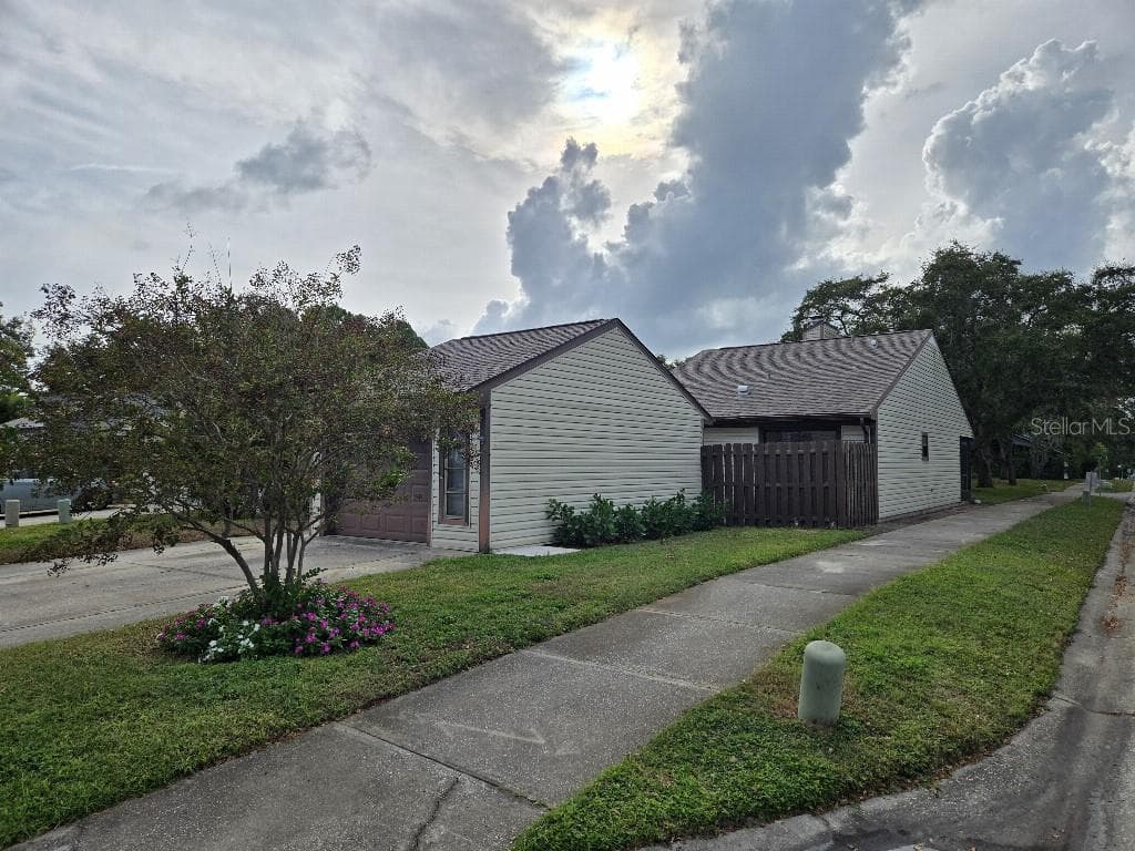 156 DEVON COURT DUNEDIN, FL 34698