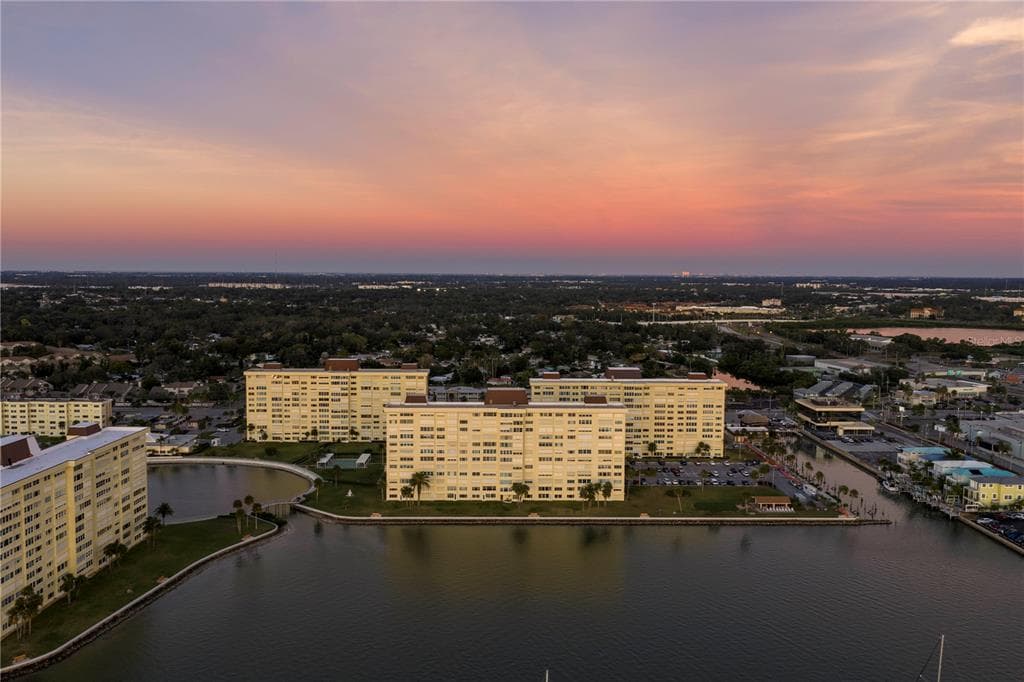4525 COVE CIRCLE UNIT 102 ST PETERSBURG, FL 33708