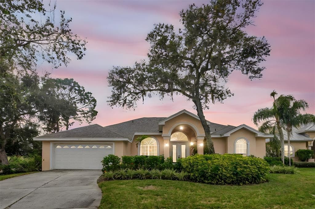 731 WATERSIDE COURT TARPON SPRINGS, FL 34689