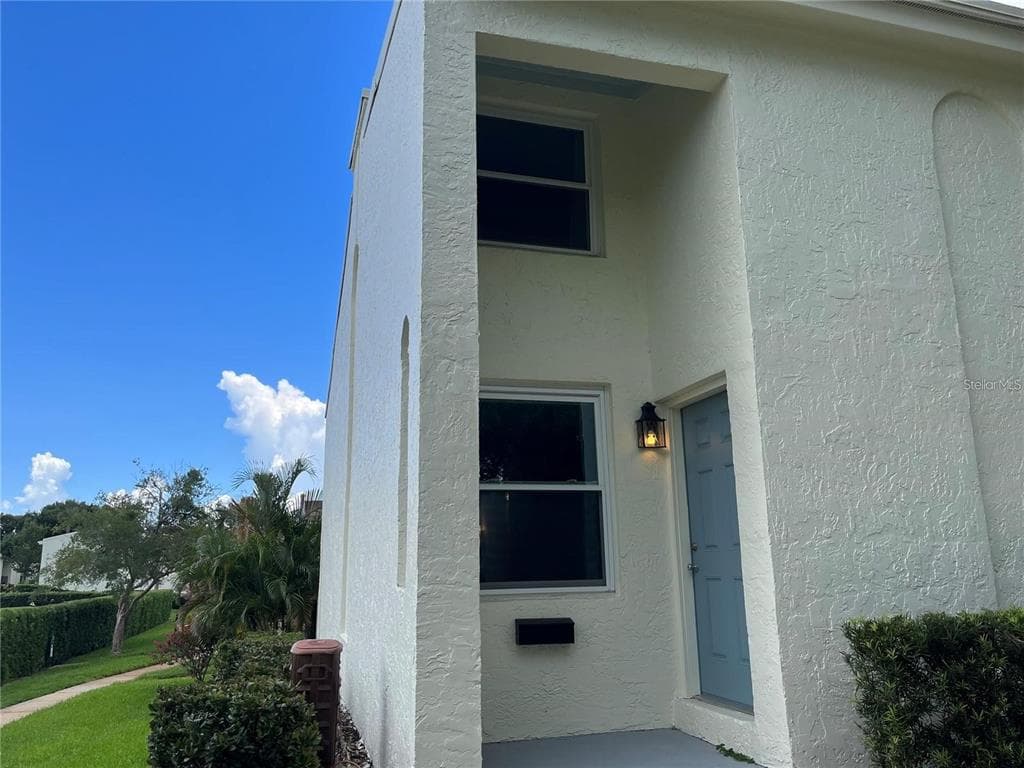 4319 LA RIVIERA COURT