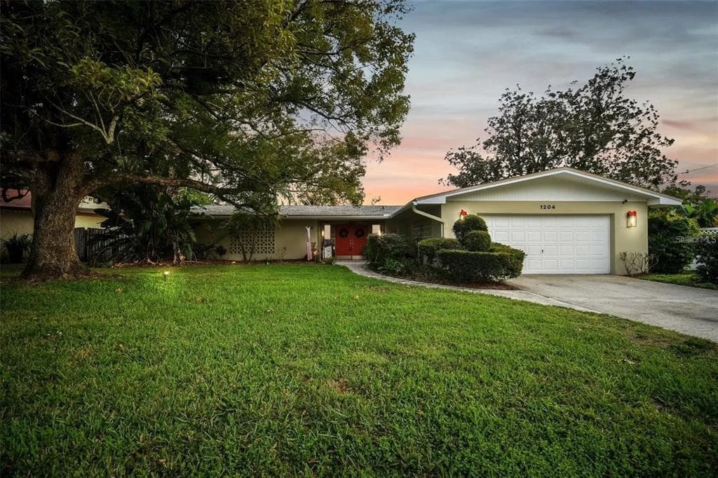 1204 ECKLES DRIVE TAMPA, FL 33612