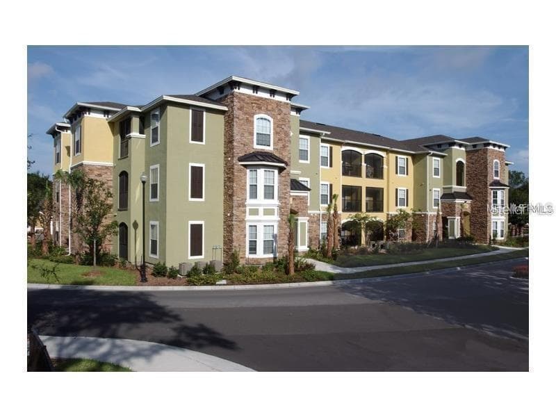 10201 COURTNEY PALMS BOULEVARD UNIT 302 TAMPA, FL 33619