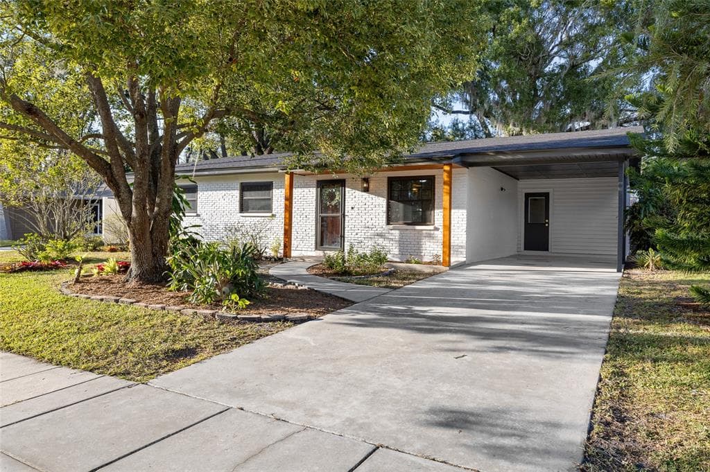 19125 AMELIA CIRCLE LUTZ, FL 33558