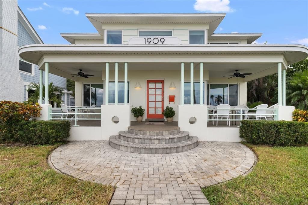 1909 BEACH DRIVE SE ST PETERSBURG, FL 33705