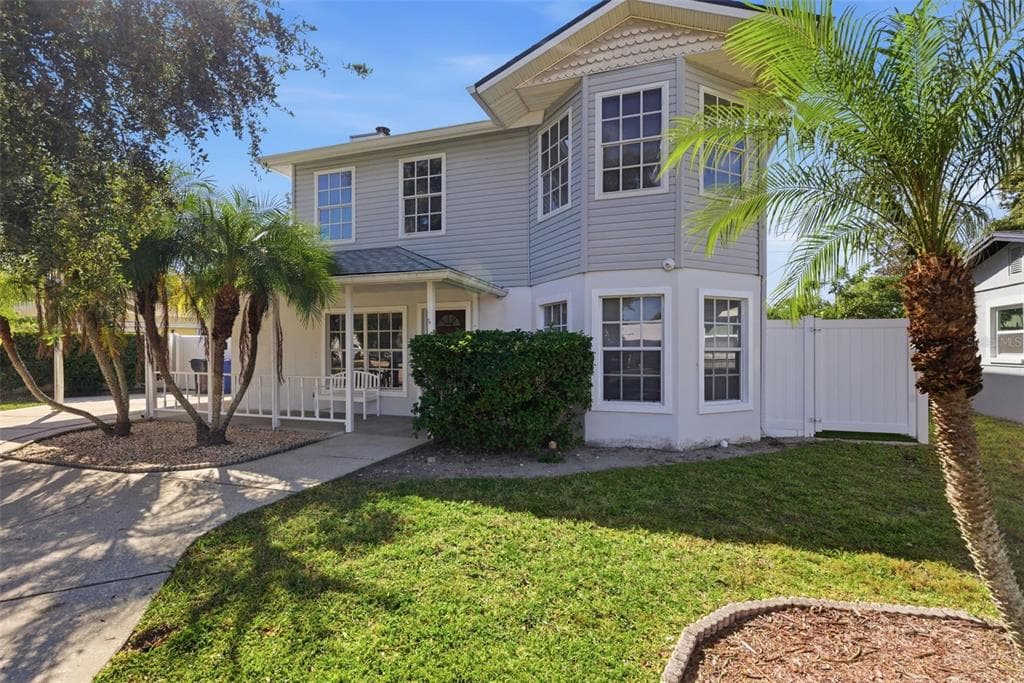 7904 N WOODLYNNE AVENUE TAMPA, FL 33614