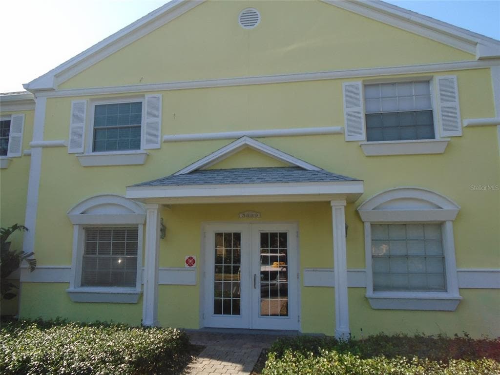 3889 POMPANO DRIVE SE UNIT D ST PETERSBURG, FL 33705