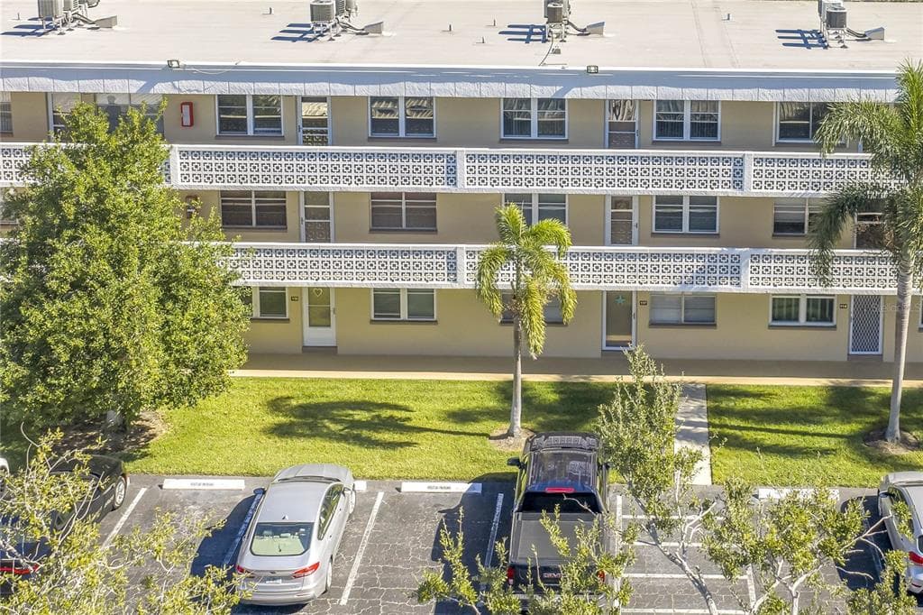 5095 BAY STREET NE UNIT 317 ST PETERSBURG, FL 33703