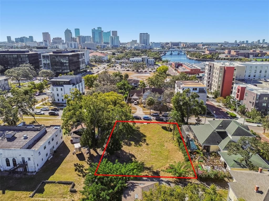 205 W ROSS AVENUE TAMPA, FL 33602