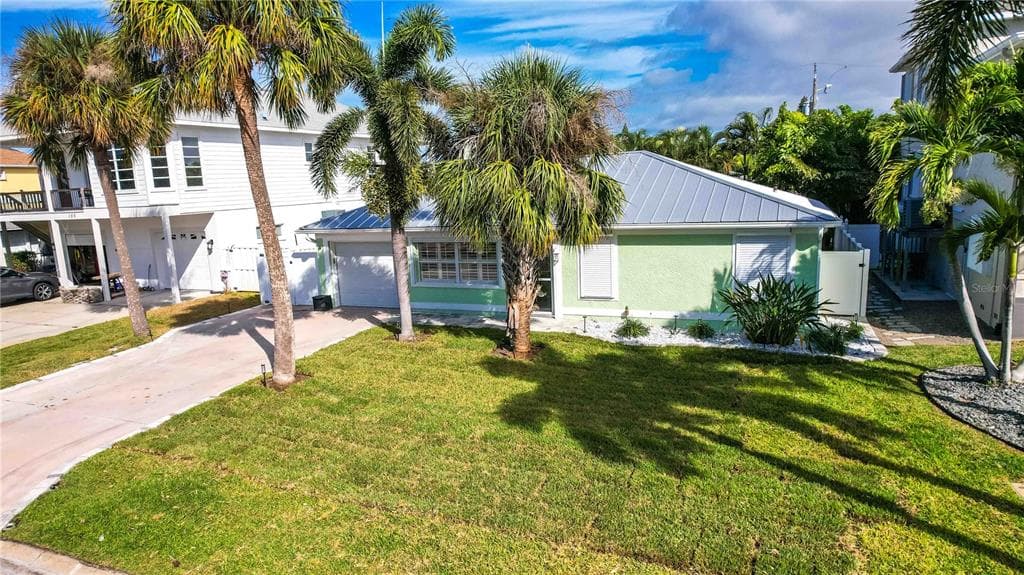 107 8TH STREET BELLEAIR BEACH, FL 33786