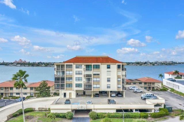 6279 SUN BOULEVARD UNIT 304 ST PETERSBURG, FL 33715