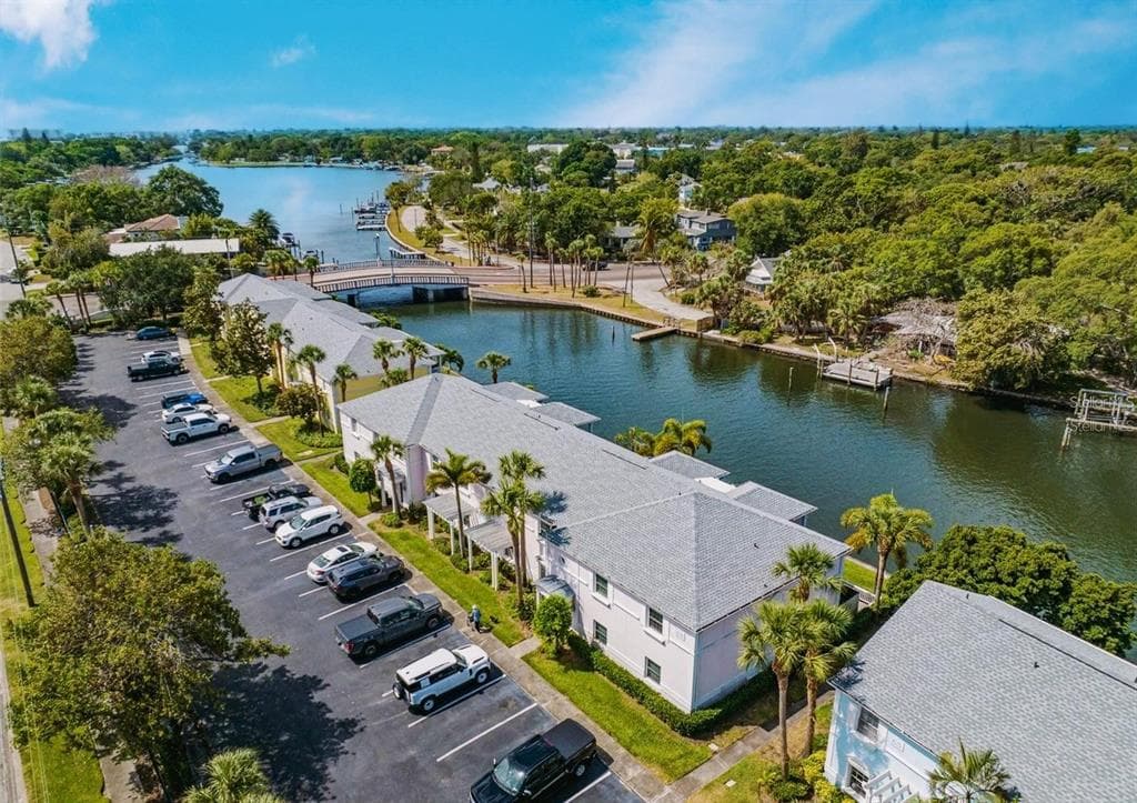 3873 POMPANO DRIVE SE UNIT D ST PETERSBURG, FL 33705