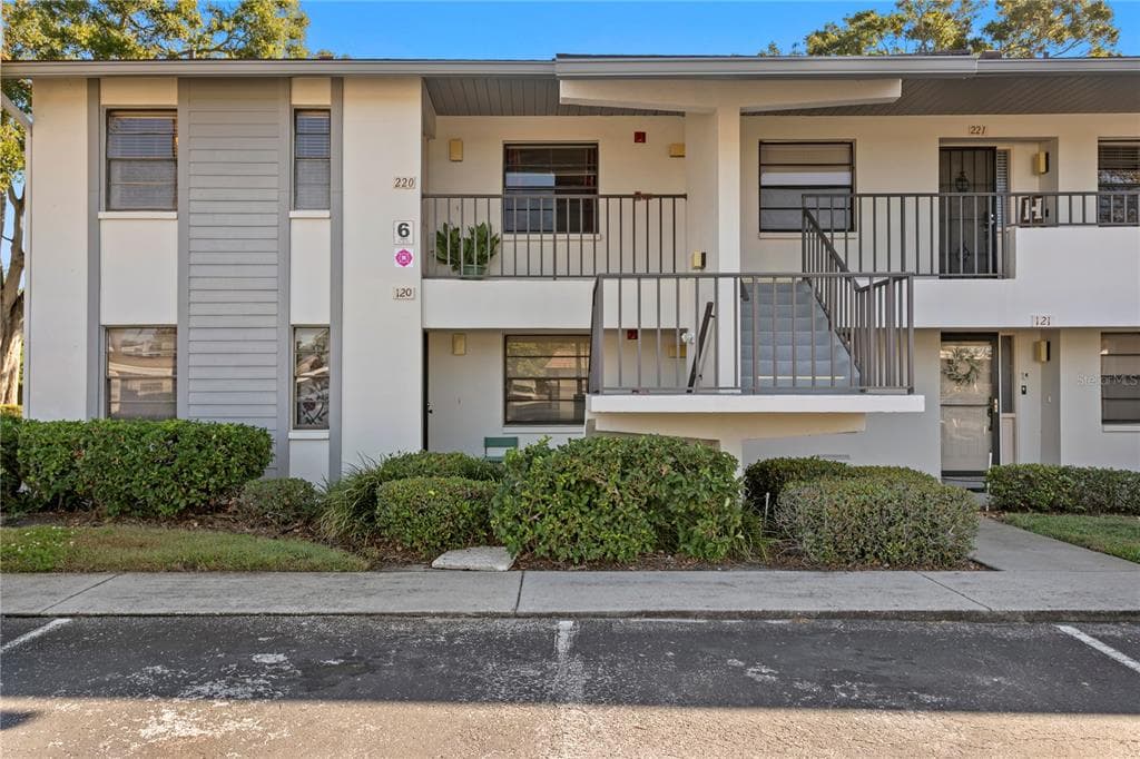 1601 43RD STREET N UNIT 220 ST PETERSBURG, FL 33713