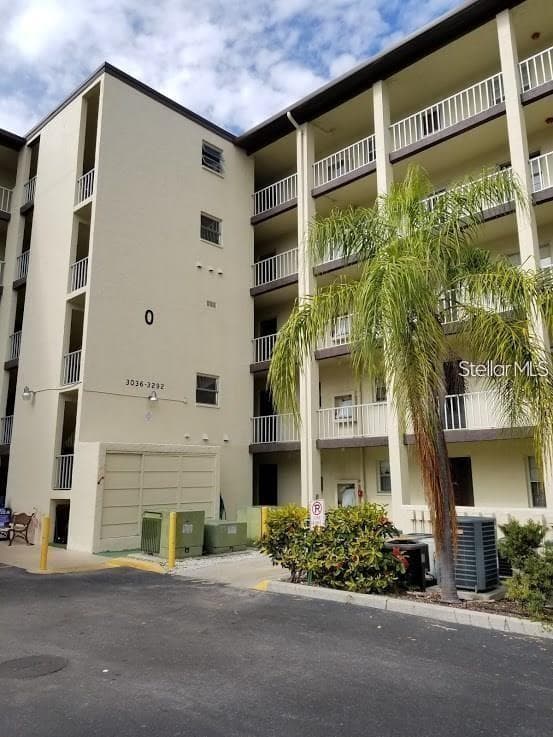 3288 LAKE BAYSHORE DRIVE UNIT 523 BRADENTON, FL 34205
