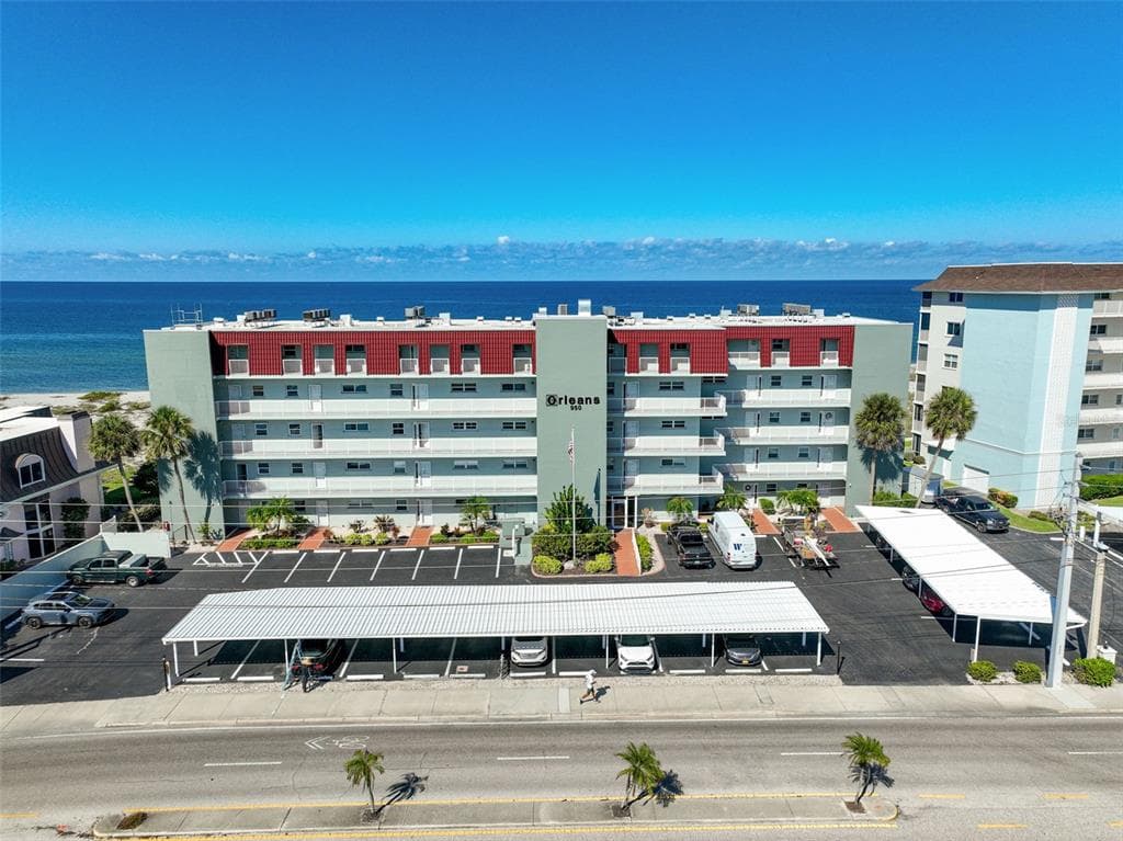 950 TARPON CENTER DRIVE UNIT 305 VENICE, FL 34285