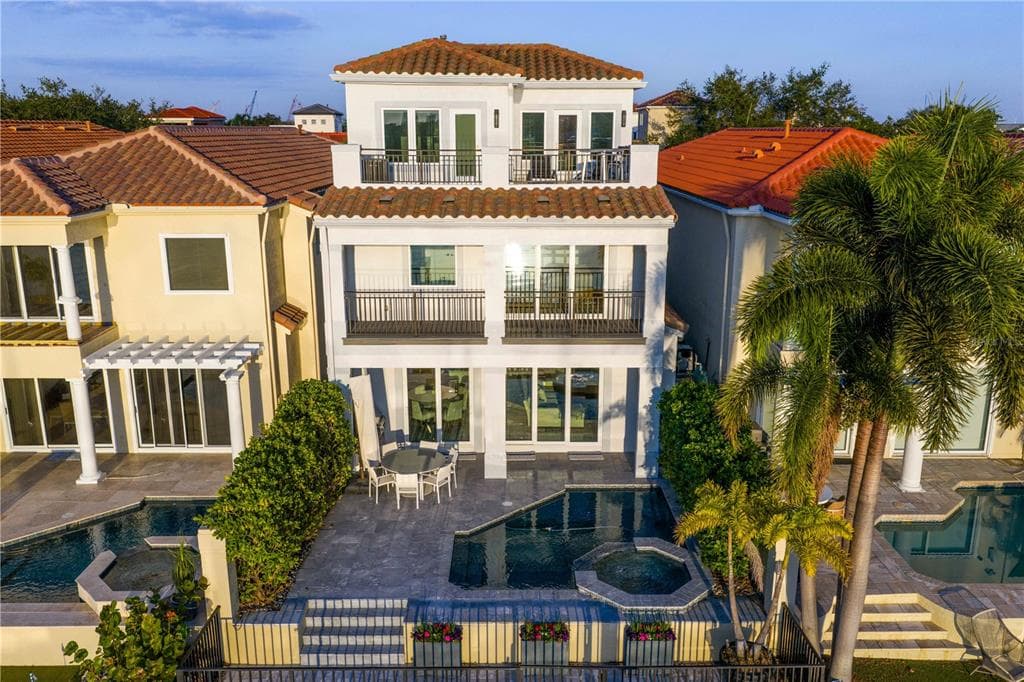 1037 ROYAL PASS ROAD