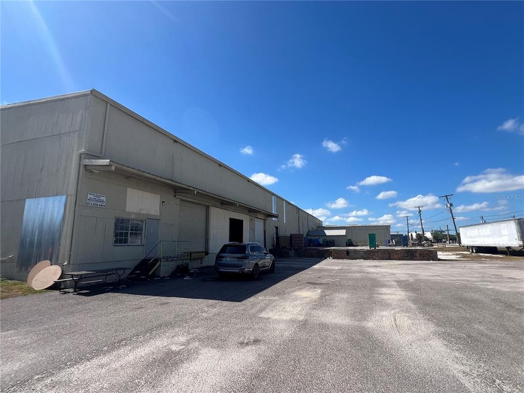 5705 E HANNA AVENUE TAMPA, FL 33610