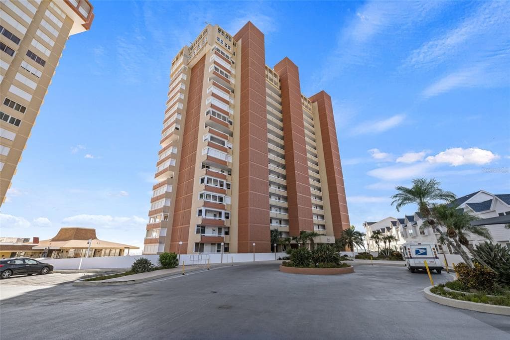 17940 GULF BOULEVARD UNIT 12D REDINGTON SHORES, FL 33708