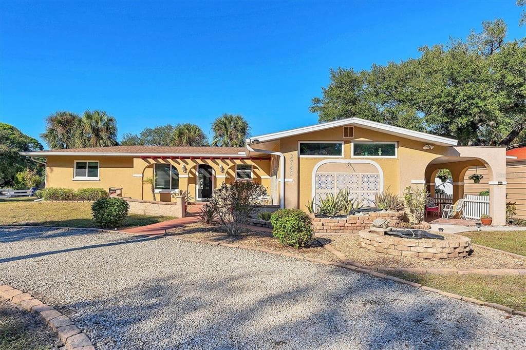 2745 ARROWHEAD ROAD