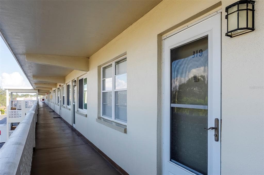 8101 11TH STREET N UNIT 319 ST PETERSBURG, FL 33702