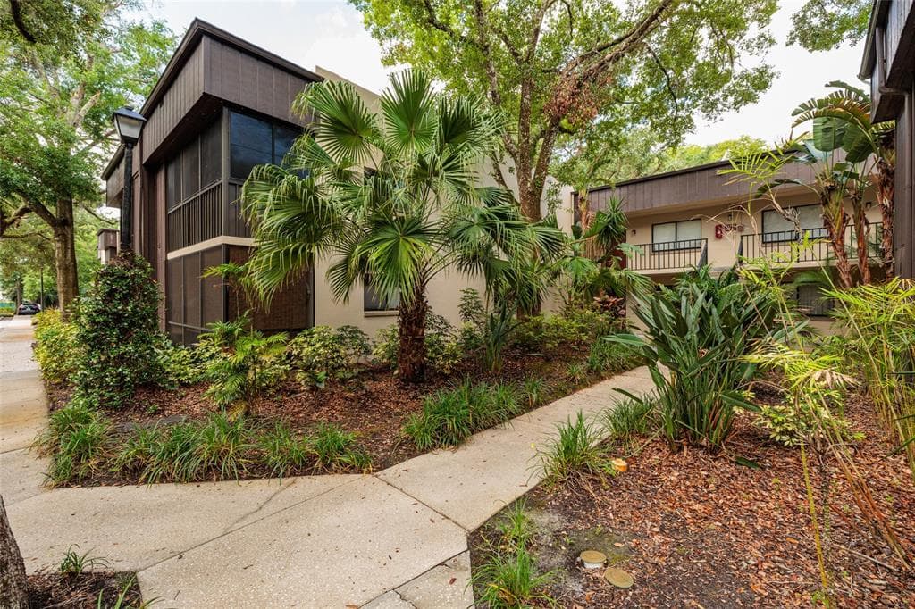 11708 RAINTREE VILLAGE BOULEVARD UNIT A TEMPLE TERRACE, FL 33617