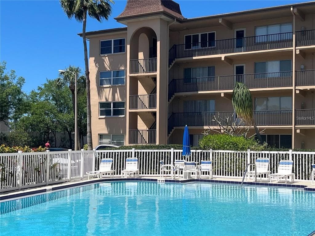 2525 W BAY DRIVE UNIT E23 BELLEAIR BLUFFS, FL 33770