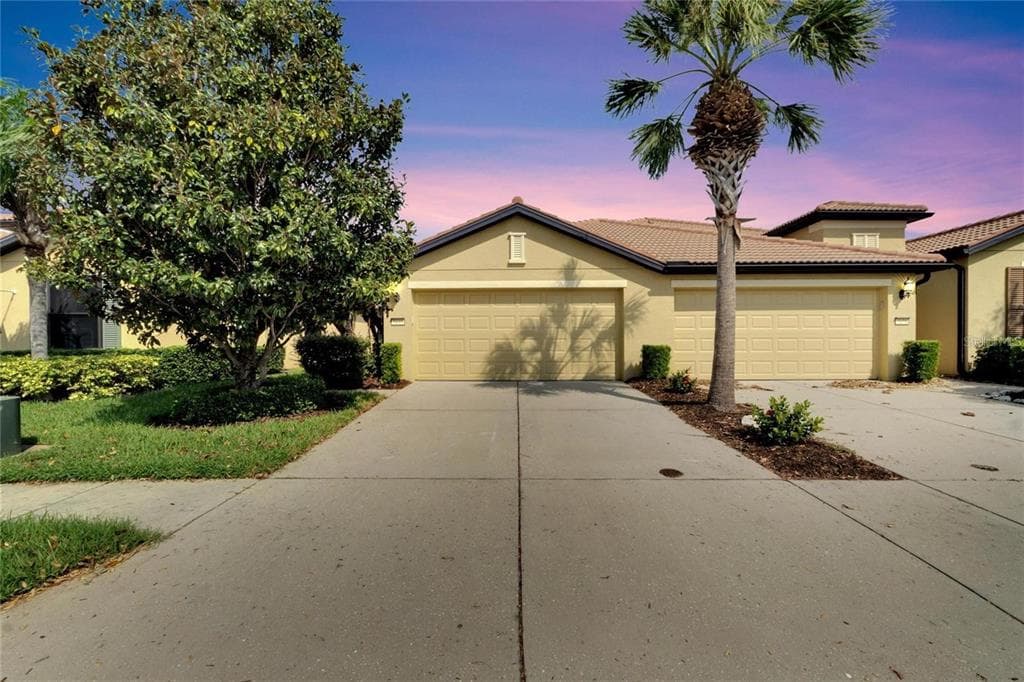 5648 SUNSET FALLS DRIVE APOLLO BEACH, FL 33572