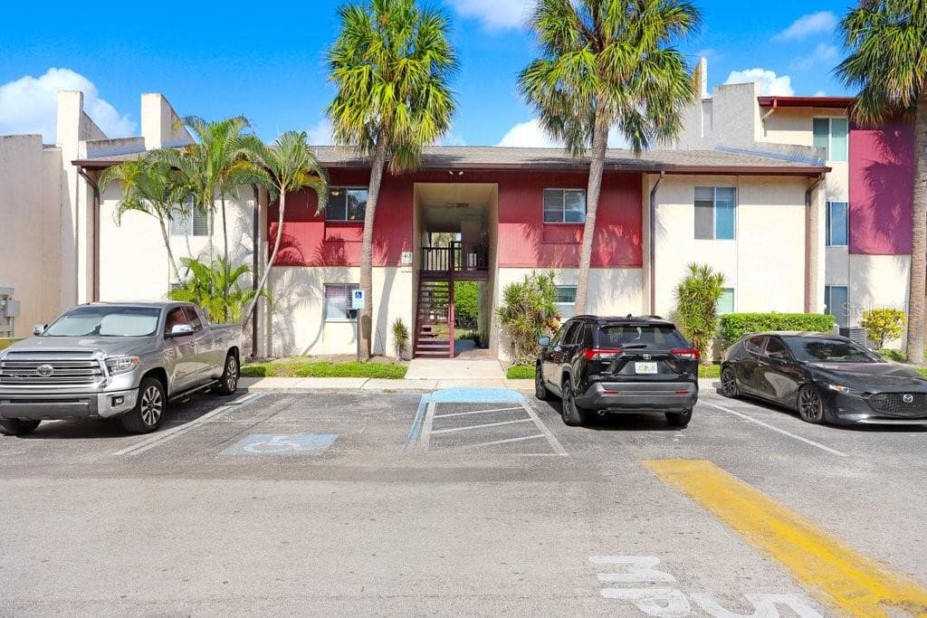 3821 S LAKE DRIVE UNIT 223 TAMPA, FL 33614