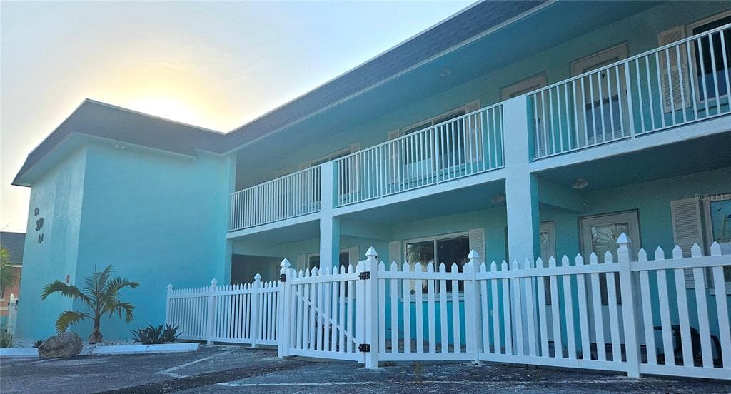 350 73RD AVENUE UNIT 4 ST PETE BEACH, FL 33706