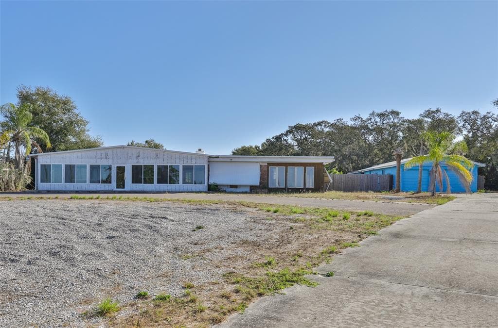1706 SAFFOLD PARK DRIVE RUSKIN, FL 33570