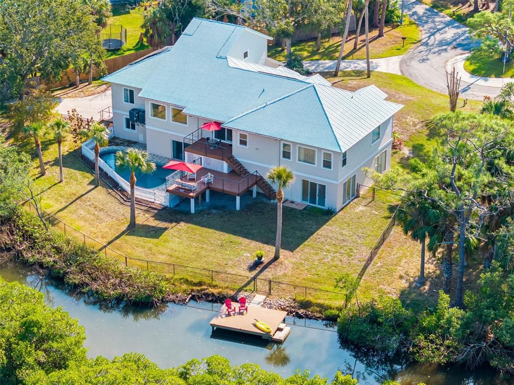 1580 MACCHESNEY DRIVE TARPON SPRINGS, FL 34689