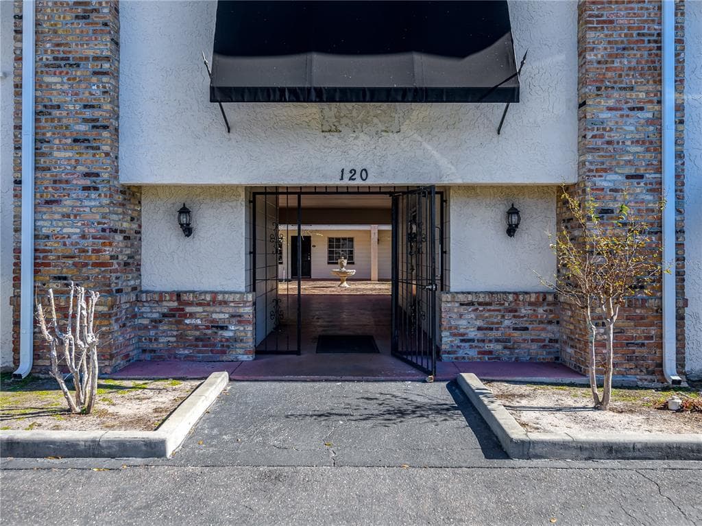 120 S CHURCH AVENUE UNIT 209 TAMPA, FL 33609