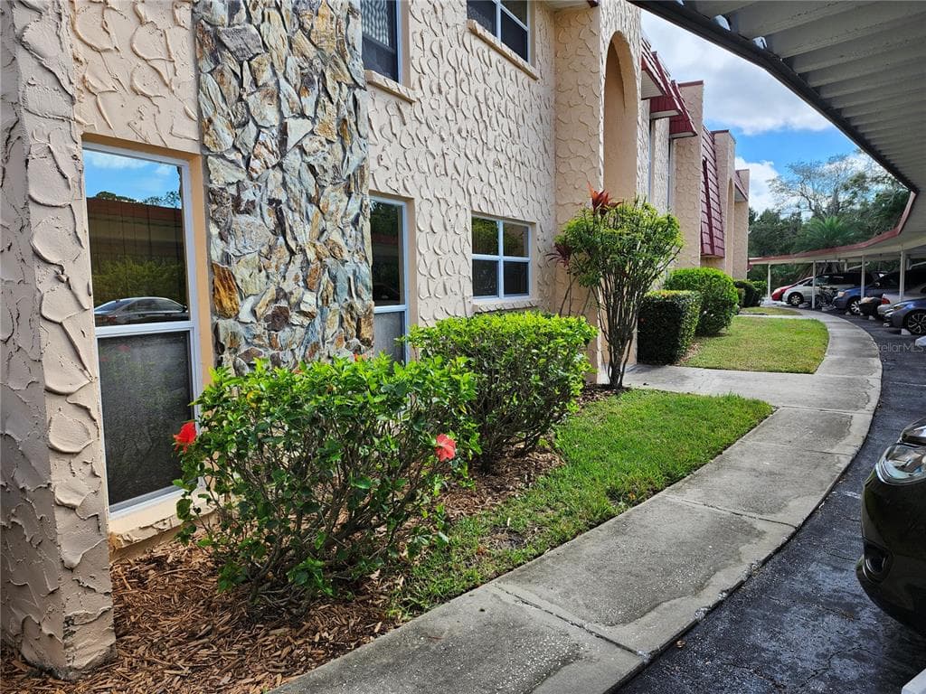 114 DOGWOOD CIRCLE UNIT 114 SEMINOLE, FL 33777