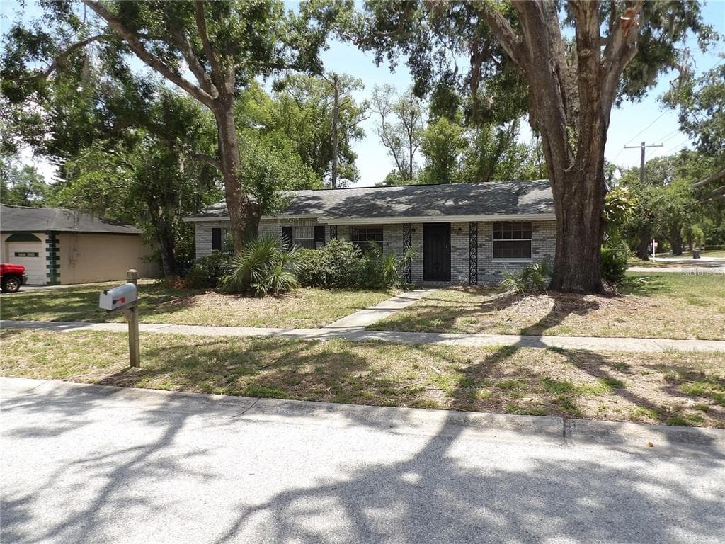 816 W 130 TH AVENUE TAMPA, FL 33612